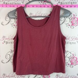 Onzie tank top red burgundy Women's Sleeveless Ribbed Tank Top - Burgundy crop